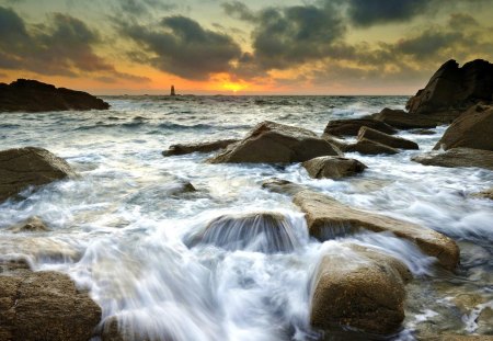 Ocean Waves - amazing, splendor, view, ocean waves, sky, sun, clouds, sunlight, lighthouse, beautiful, sea, beauty, lovely, ocean, nature, sunset, waves, peaceful, rocks