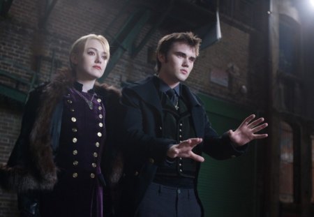 Jane and Alec - woman, actress, jane, girl, breaking dawn, cameron bright, black, vampire, saga, alec, man, twilight, actor, dakota fanning, blonde