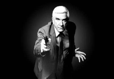 Leslie Nielsen - gun, leslie nielsen, actor, funny, movies