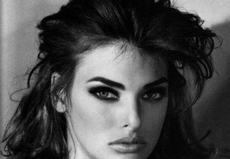 Linda Evangelista - beautiful - woman, famous, beauty, 90s, lips, photography, linda evangelista, bw, supermodel, face, pretty, brunette, sexy, sensual, fashion, black and white, makeup, beautiful, celebrity