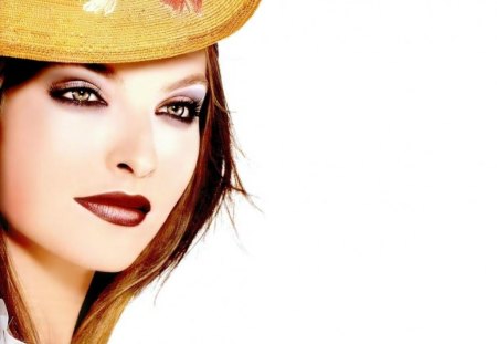 Linda Evangelista - beauty eyes - pretty, star, yellow, classy, linda evangelista, fashion, eyes, elagant, face, famous, hat, femininity, beautiful, sensual, photography, beauty, red lips, celebrity, supermodel, 90s, lips, redhead, woman, chic, sexy