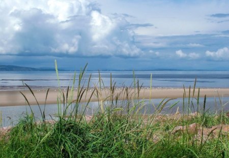 SCOTTISH COASTLINE - clouds, coast, blue, beaches, sea, grass, seaside, ocean, grasses, sky