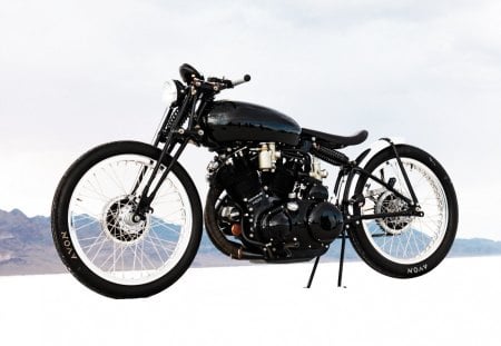 1952 Vincent Black Lightning Custom - cycle, motorcycle, black, antique, custom, vincent, vintage, motor, classic, lightning, old, 52, 1952