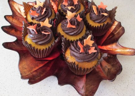 Invitation to autumn cupcakes