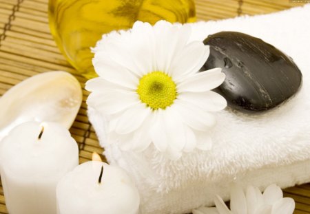 Still life in withe - style, candle, bath, daisy, withe, relax, loving