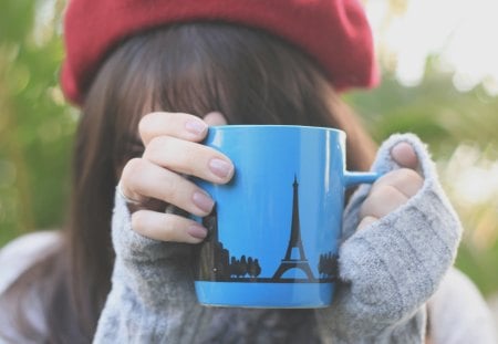 I Love PARIS♥ - close-up sweater, blue, eiffel tower, red, mug, brunette, mood, paint, graphic, fingers, girl, cap, pattern, hands, nature, green, gray, nails, cup