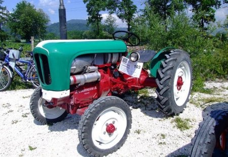 Lamborghini Tractor - tractor, ferrari, lamborghini, lambo