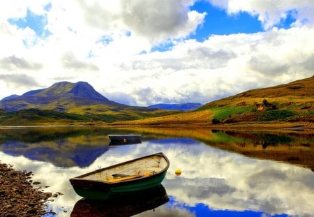 RESTING BOATS - clouds, boats, resting, lake, mountain