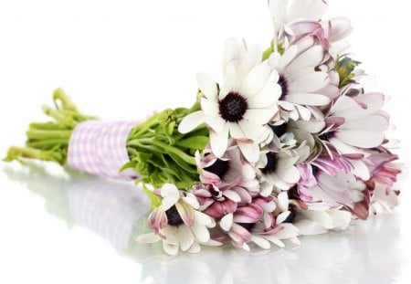 Beautiful Bouquet - beauty, gerberas, bouquet, daisy, with love, reflection, pretty, petals, romance, daisies, for you, lovely, nature, gerbera, romantic, beautiful, sweet, flowers