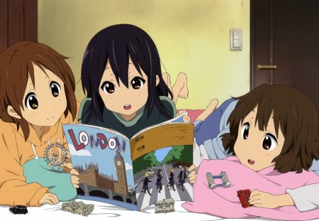 Girls Night Out - azusa, bff, ui, sleepover