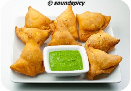 DESI FAST FOOD SOMOSAY - fast, india, food, pakistan, desi