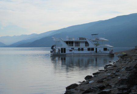 Calm Lake for the houseboat - lakes, black, houseboat, photography, stones