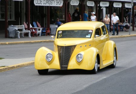 Cruisin' - ford, car show, hot rod, classic, cruisin