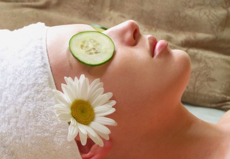 Time just for meâ™¥ - delicate, clean, beautiful, yellow, cucumber, peaceful, white, youn girl, profile, relaxing, towel, spa, eye, daisy