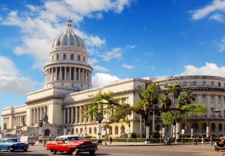 El Capitolio - clouds, el capitolio, cars, cuba, beautiful, buildings, architecture, nature, havana, sky