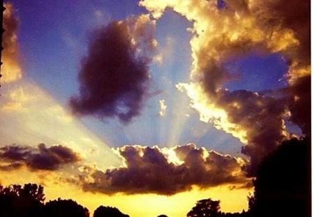 Carolina Sunglow in the Clouds - clouds, sunset, nature, rays, fozzie bear, sky