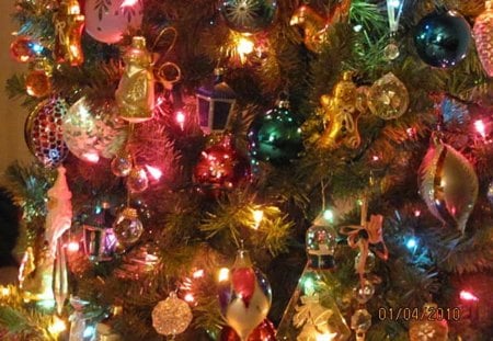 Sparkle of Lights on the Tree - christmas, santa, noel, lights, ornaments, bulbs, tree