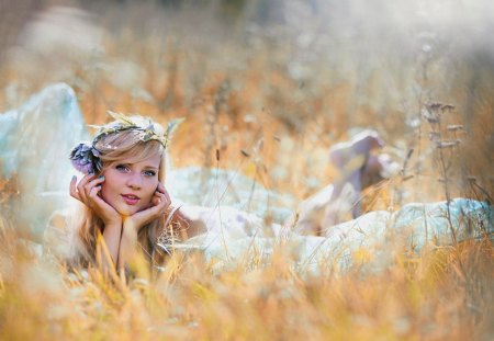 Autumn girl - beauty, fall, autumn, solei, girl, grass