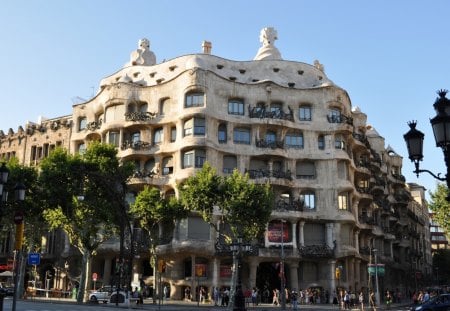 Casa Mila Barcelona - casa, mila, barcelona, building