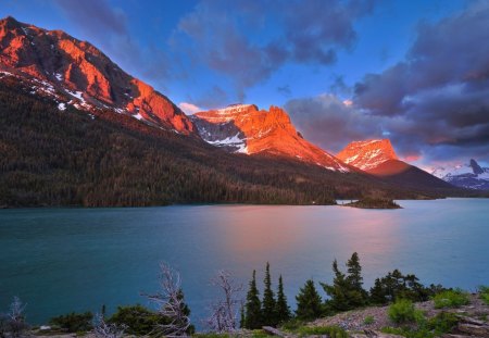 Beautiful Lake Mountain - rivers, scene, scenario, sunrise, spring, pink, widescreen, trunks, hot, sunshine, colors, beautiful lake mountain, natural, stones, frozen, gray, blue, amazing, sunsets, leaves, red, view, border, twilight, sky, clouds, water, photoshop, scenic, cool, reflex, cold, dusk, scenery, snow, night, night and day, nice, line, pond, glaciar, ce, picture, mounts, nature, lakes, wallpaper, hills, evening, photo, reflection, surface, dawn, mirror, branches, trees, image, beautiful, photography, snowy, rock, orange, peaks, afternoon, awesome, leaf, mountains