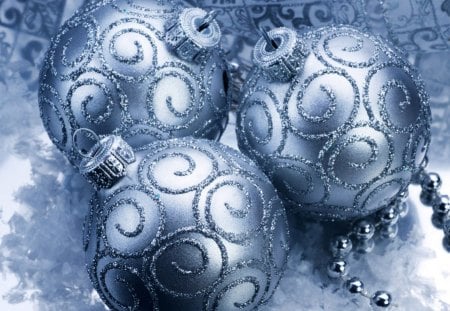 Cold Christmas balls - abstract, christmas ballas, decoration, blue, balls, photography, christmas decoration, colors, christmas, grey, hd, xmas, wallpaper