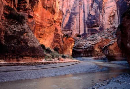 river bend in paria canyon arizona - cliffs, river, pebbles, canyon