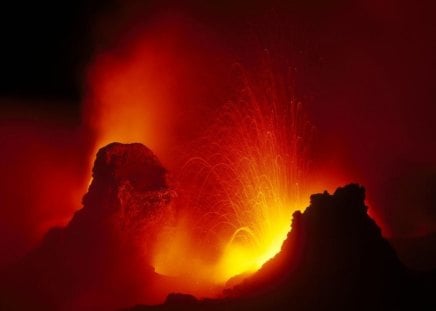 SYMPHONY OF FIRE - forces of nature, islands, volcanoes, hawaii, mountains, fireworks, explosions, fire