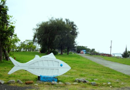 Seashore leisure zone - grasses, tree, seashore, leisure zone