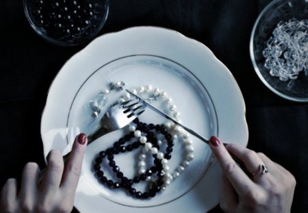 sedef - black, white, pearls, creative, still life