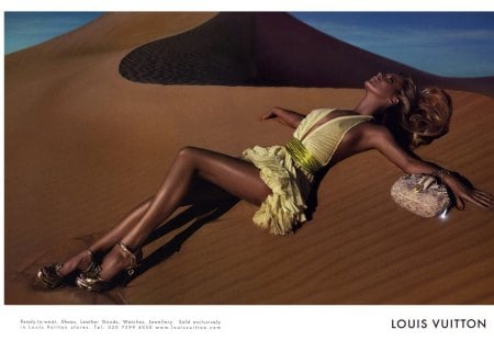 Kate Moss - for Louis Vuitton - pretty, star, yellow, legs, amazing, fashion, dress, louis vuitton, sand, shiny, vogue, blond, yellow dress, desert, beautiful, sensual, photography, beauty, gold, lovely, kate moss, celebrity, supermodel, handbag, high heels, woman, long legs, sexy