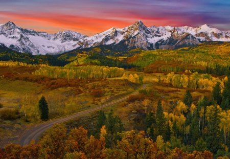 *** Mountains and Autumn *** - drzewa, natura, dolina, jesienne, gory