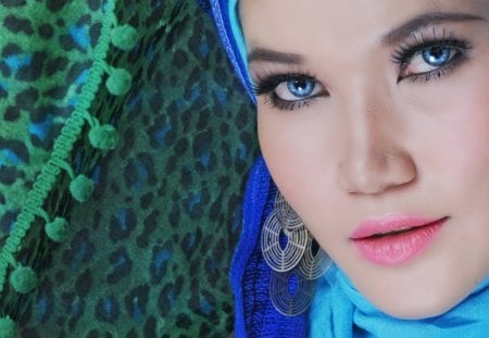 * Blue eyes * - veil, stare, lady, lips, eyes, blue eyes, face, blue, beautiful, gaze, mysterious