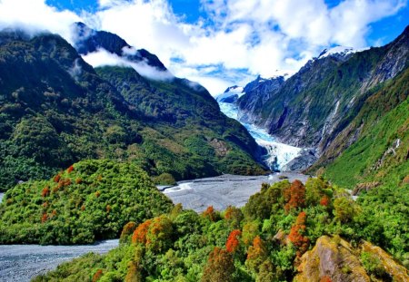 Lovely mountainscape - nice, sky, autumn, trees, riverbank, water, stream, mist, creek, gorgeous, amazing, mountainscape, fall, view, pretty, river, clouds, high, lake, mountain, falling, summer, peaks, lovely, slopes, nature, beautiful