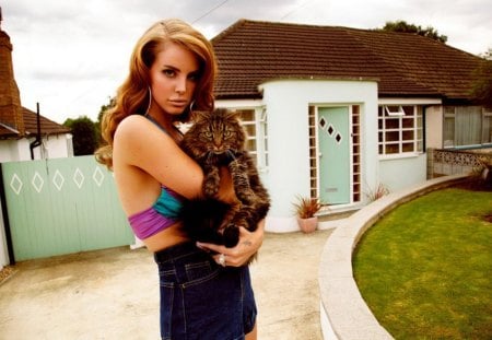 Lana Del Rey - house, music, lana del rey, cat