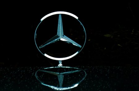 Mercedes Hood Ornament - ornament, hood, mercedes, benz