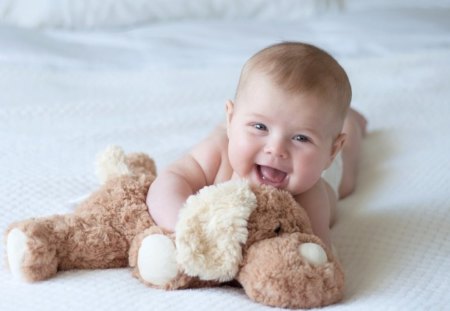 *** Small child with a teddy bear *** - ludzie, male, mis, dzieci