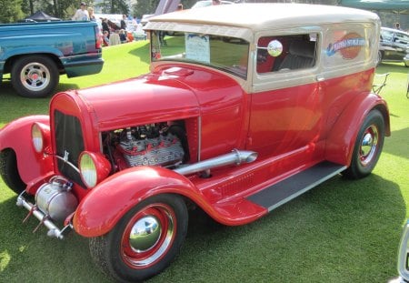 1928 Ford model A - headlights, red, photography, green, ford, grass, black, beige