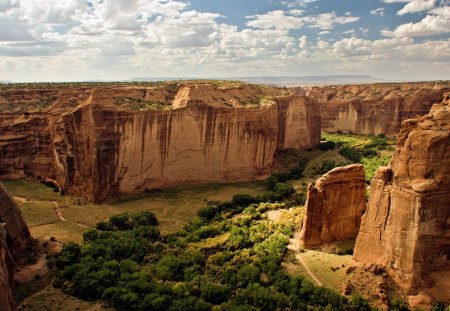 Canyon de Chelly - de, valley, sky, trees, anazazi, chelly, arizona, canyon, pretty, beautiful, clouds, navajo, cliffs