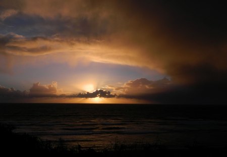 Beauty between the clouds - beauty, nature, beach, ocean, sunset, pastels