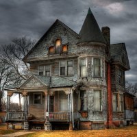 HAUNTED HOUSE