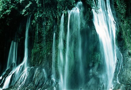 BEUTIFUL WATERFALL - water, green, nice