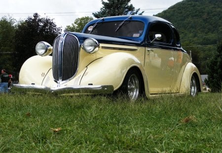 Beautiful Classic - car, ny, beautiful, classic, lake george