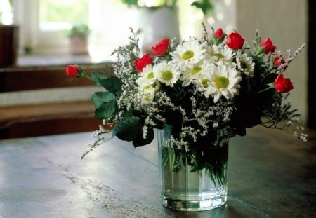 Floral Delightâ™¥ - red, delight, love, forever, fresh, white, roses, table, daisies, floral, nature, green