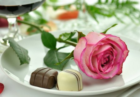 SWEET GESTURES - love, sweets, gift, roses, rose, chocolates, pink, romance, leaves, sweet, friendship, rosebuds, chocolate, plate