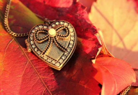 Autumn Heartâ™¥ - crystal, autumn, pendant, heart, leaves, beads