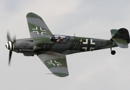 Messerschmitt Me 109 G-10. - fighter, luftwaffe, messerschmitt, me 109 g 10, german