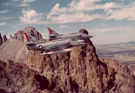 McDonnell Douglas A4-E Skyhawks. - us marine corps, a4 e skyhawk, ground attack aircraft, mcdonnell douglas, usaf, us navy