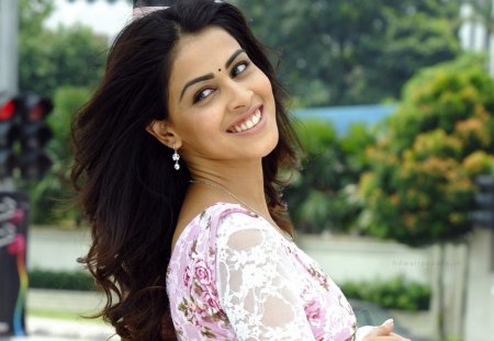 Genelia - bollywood, genelia, tamil, actress