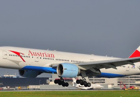 BOEING 777-200 - vienna, airport, boeing, flugzeuge