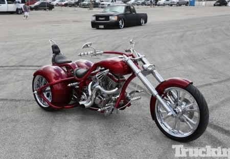 Custom Trike - red, 3 wheels, chrome, motor